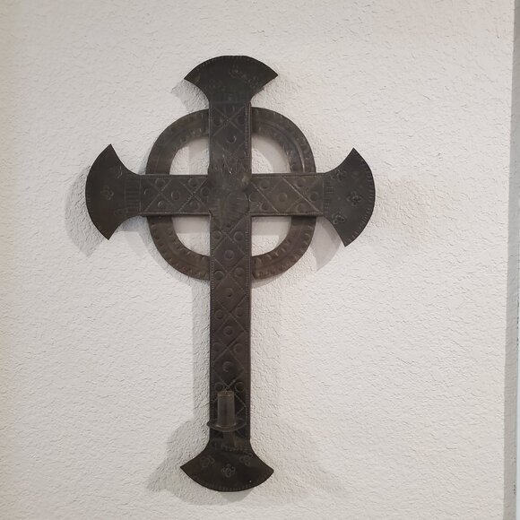 Lightweight Metal Celtic Wall Cross - Picture 7 of 7